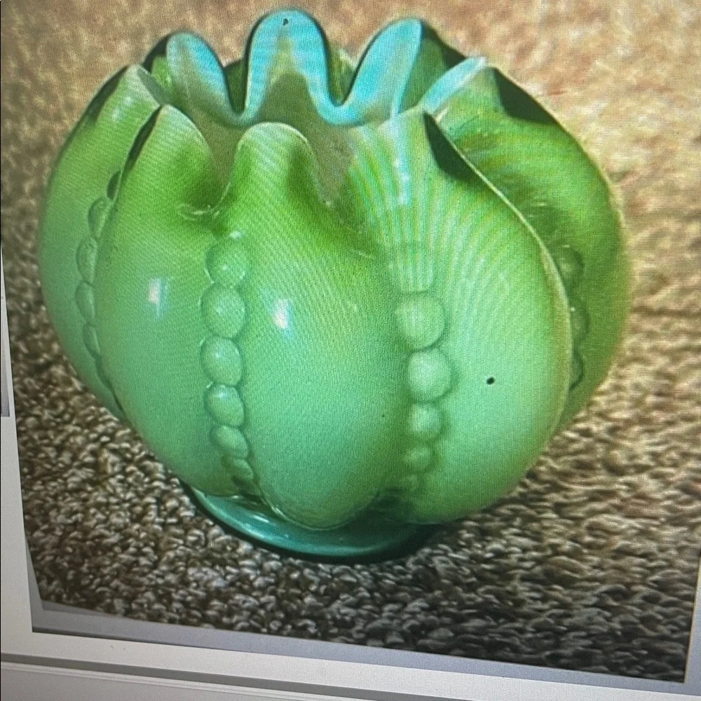 VTG Green Round Hobnail crimped vase 3”